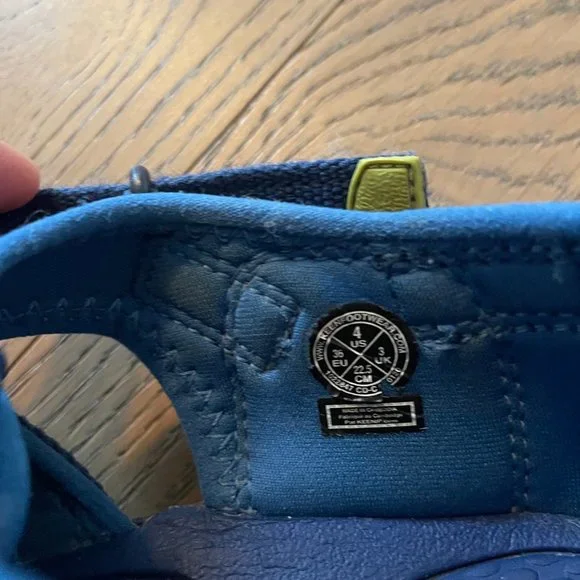 KEEN Boy's Newport Closed Toe Water Shoe Sandal - Picture 4 of 5